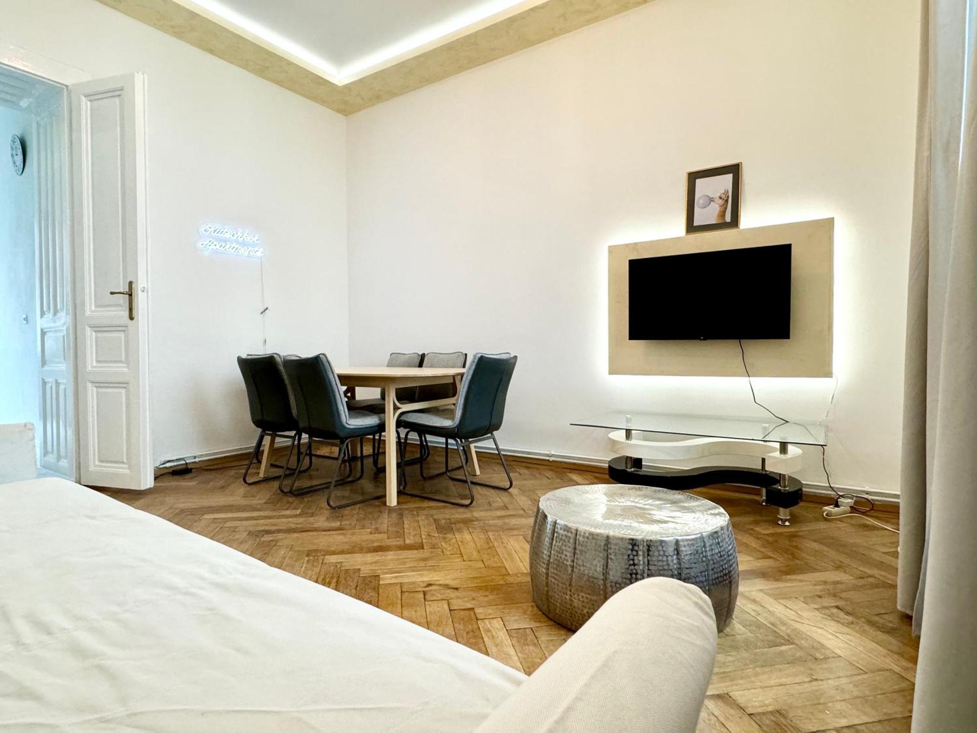 Luxury Apartment At Famous Vienna Kutschkermarkt Exterior photo