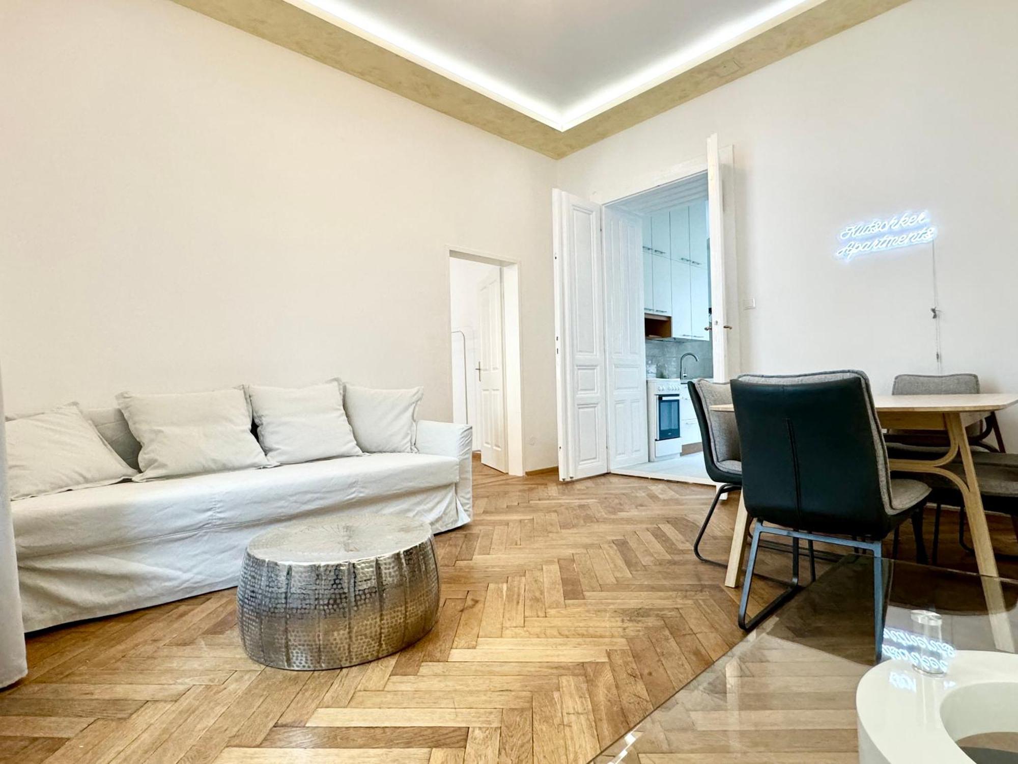 Luxury Apartment At Famous Vienna Kutschkermarkt Exterior photo