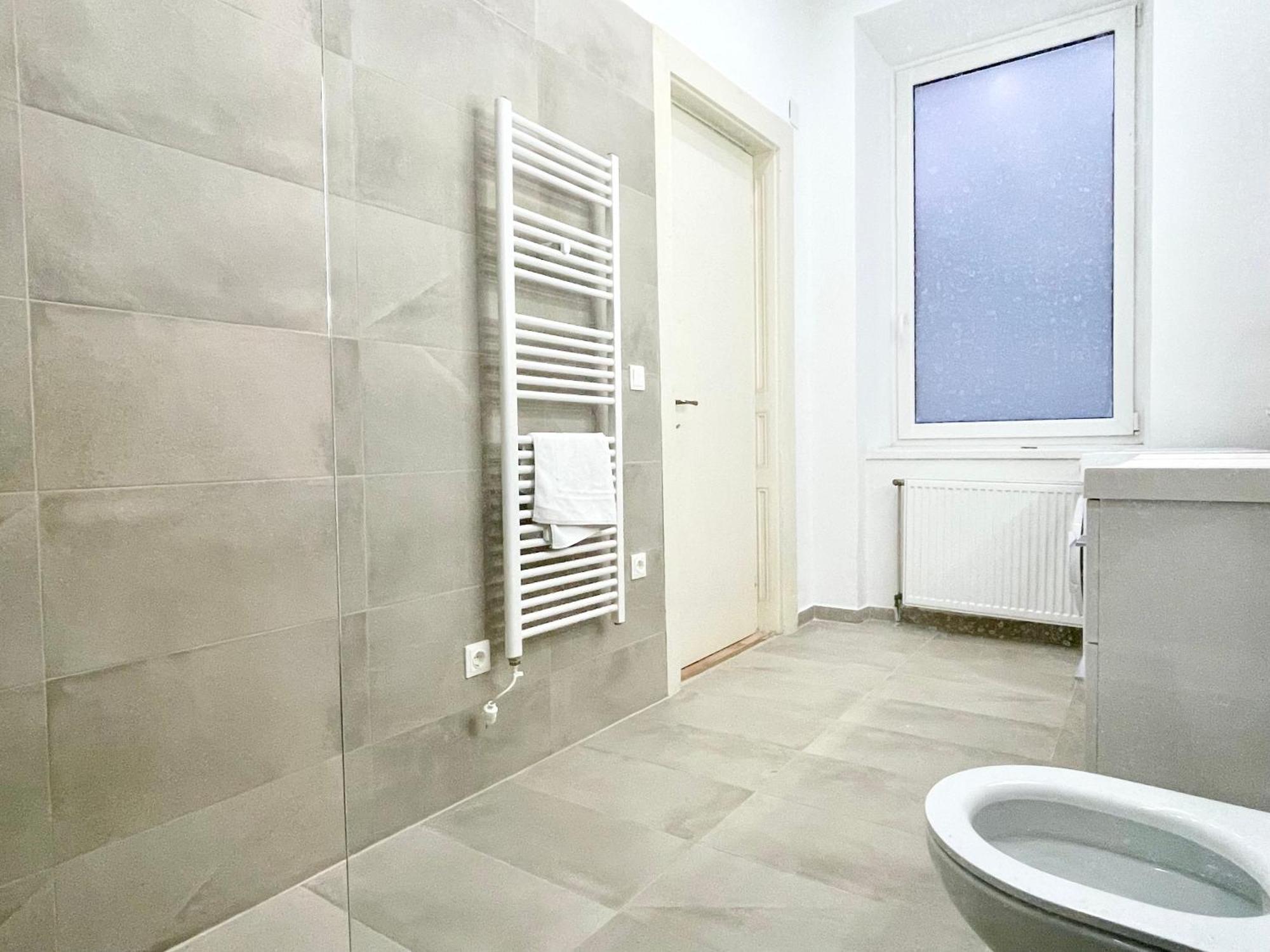 Luxury Apartment At Famous Vienna Kutschkermarkt Exterior photo